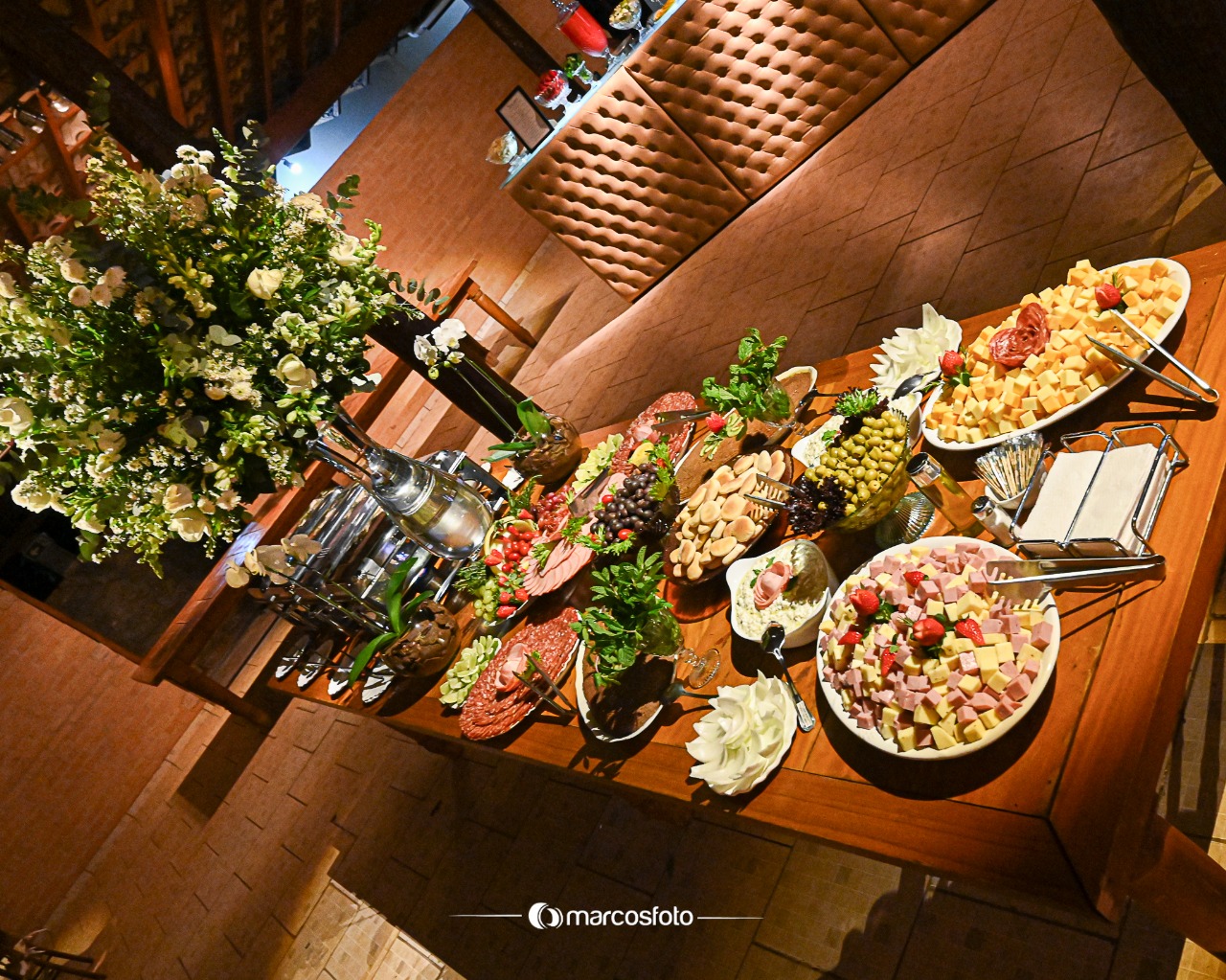 Buffet de frios e queijos